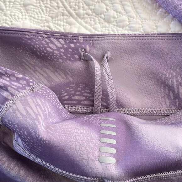 Under Armour Heatgear Crop Compression leggings Size S GUC Purple print - Picture 4 of 5